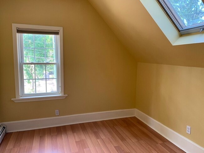 Building Photo - 5 Whalen Ln