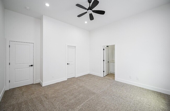 Building Photo - 8203 Sparta St