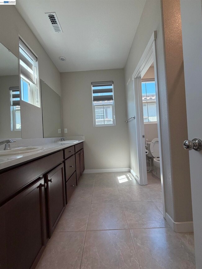 Building Photo - 2282 S Podere Dr