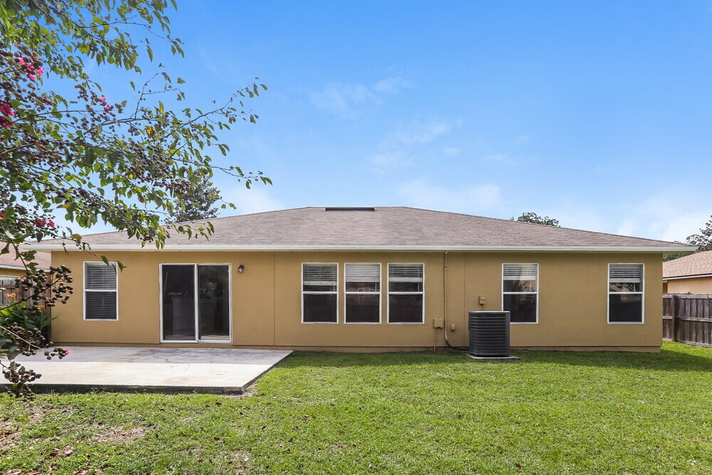 Building Photo - 2267 Brian Lakes Dr E