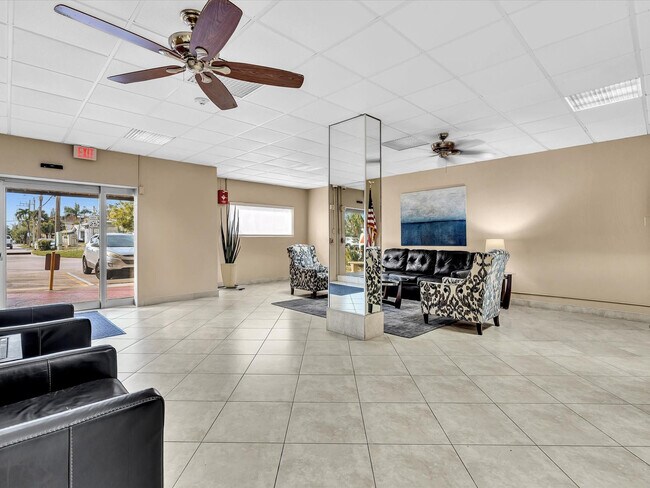 Building Photo - 900 NE 18th Ave