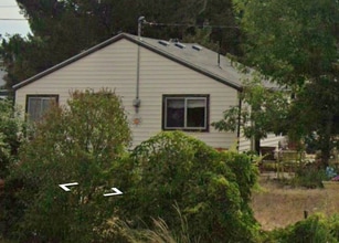 Building Photo - 831 S Lundstrom St