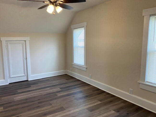 Building Photo - 6237-6273 Germantown Rd.