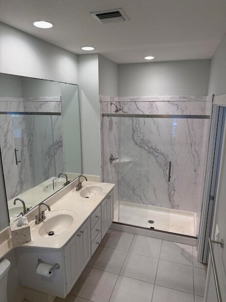 Building Photo - 223 Soriano Dr