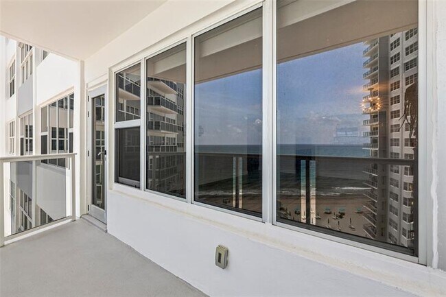 Building Photo - 3700 Galt Ocean Dr