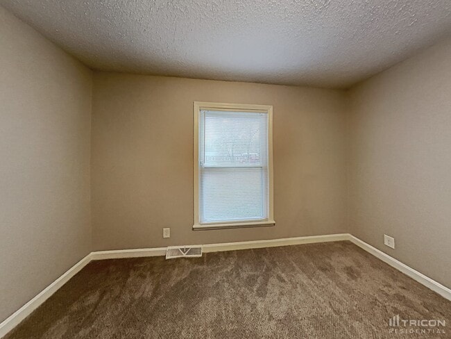 Building Photo - 839 Lundy Ln