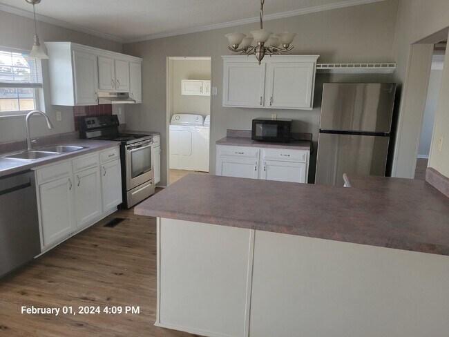 Building Photo - Charming 4 Bedroom Manufactured Home in Ka...