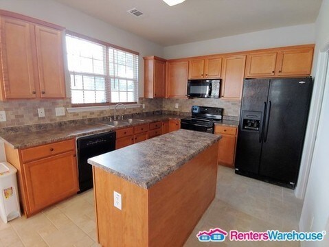 Building Photo - 964 Pierce Ivy Ct NE