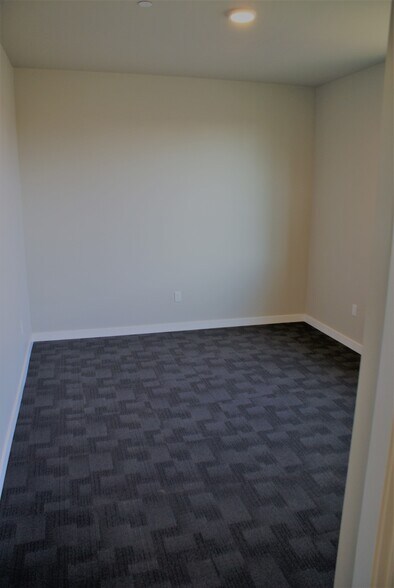 Building Photo - 61320 Blakely Rd