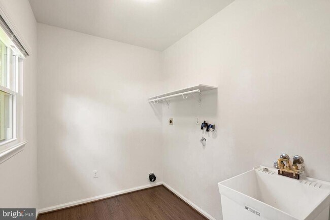 Building Photo - 8902 Huxley Ct
