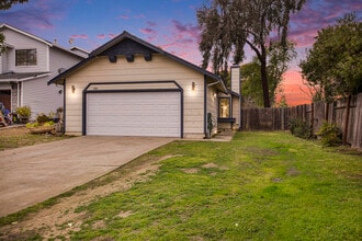 Building Photo - 131 Trident Ct