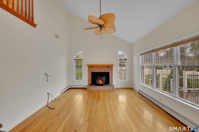 Building Photo - 6 Fennwood Dr