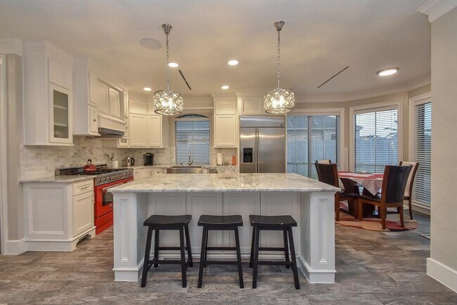 Building Photo - 4526 Lakeside Meadow Dr