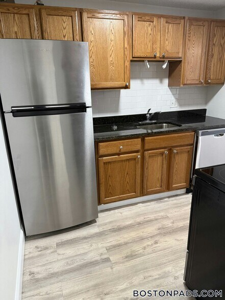 Building Photo - 47 Princeton St