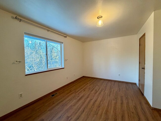 Building Photo - 54590 Aspen Ln