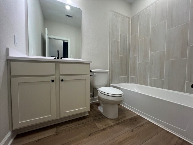 Building Photo - 3077 Sunmoon Ln
