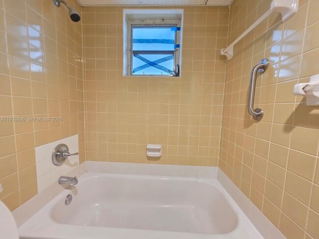 Building Photo - 1330 W 54th St