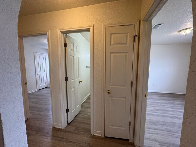 Building Photo - Apartment for Rent in Killeen, TX
