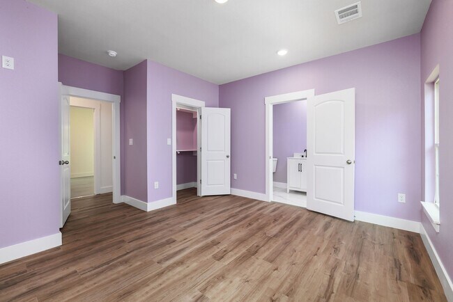 Building Photo - 4517 Emerson Ct