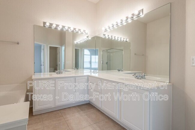 Building Photo - 8232 Livingston Ln