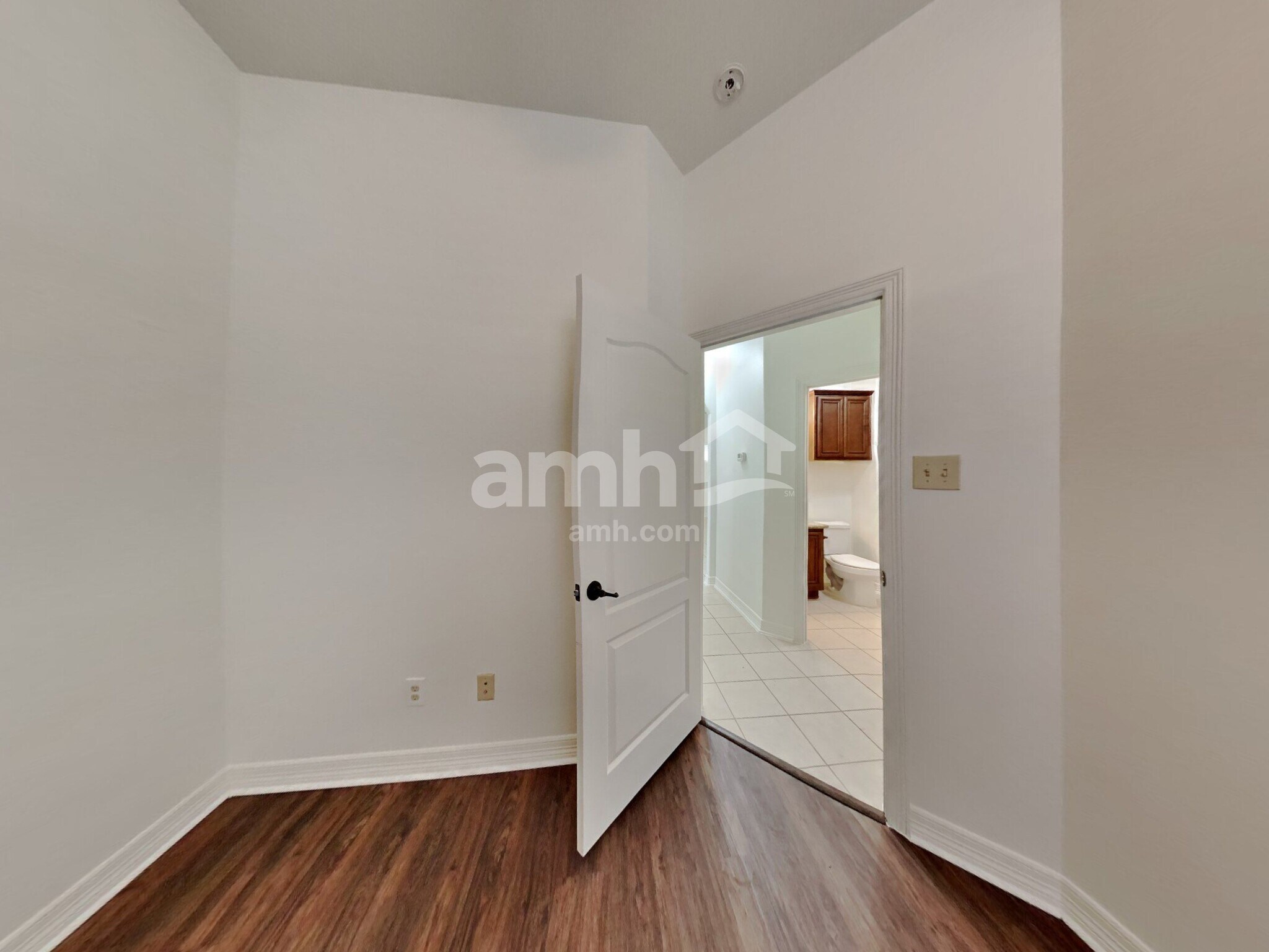 Building Photo - 10224 Forest Glade Ct