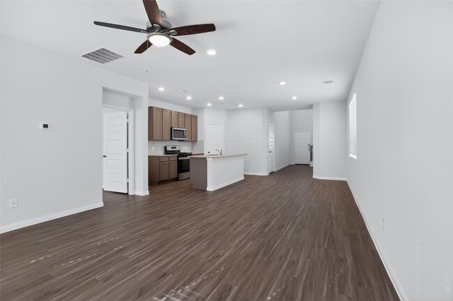 Building Photo - 2325 Whitefish Dr