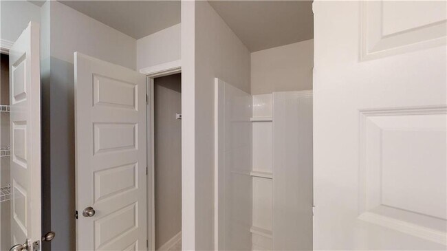 Building Photo - 4048 Kingsbrook Blvd