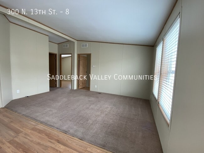 Building Photo - 300 N 13th St