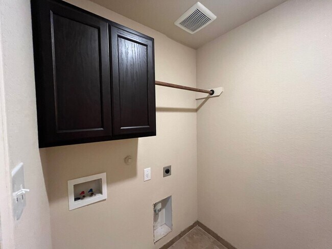 Building Photo - 13907 Annas Way #102, San Antonio, TX. 78233