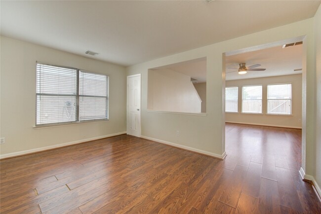 Building Photo - 15518 Miller House Ln