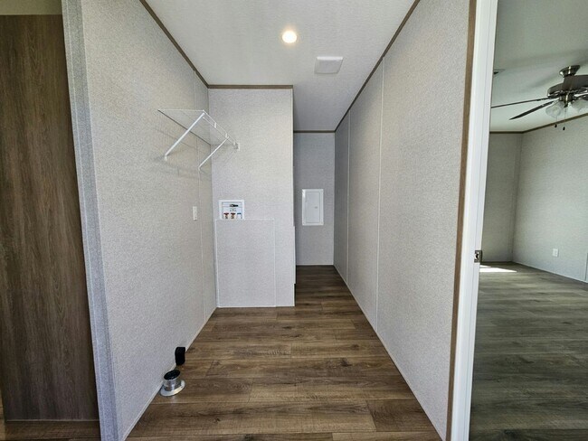 Building Photo - 514 Suwanee Dr
