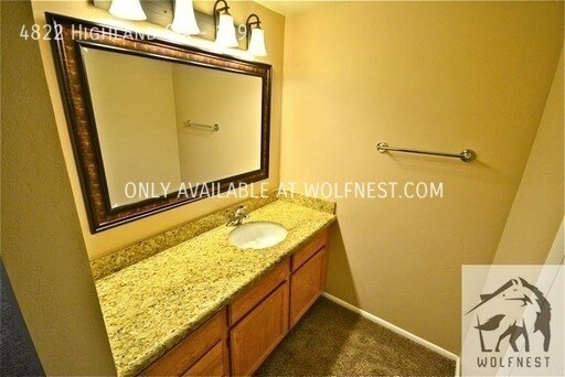 Building Photo - No Deposit Option! Exclusive 2 Bedroom Hol...