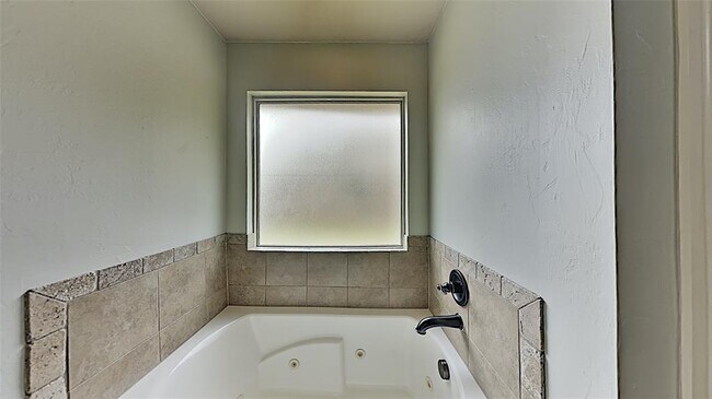 Building Photo - 15308 Homecoming Dr