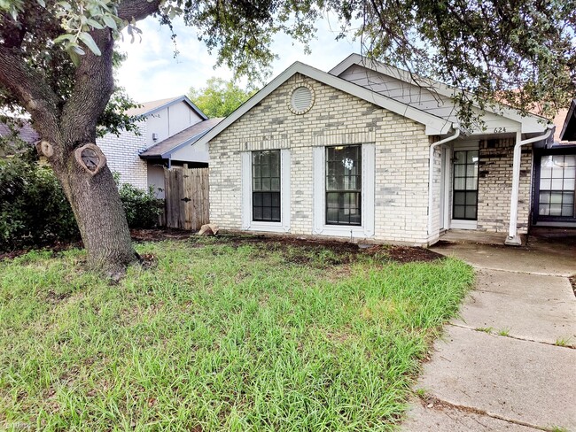 Primary Photo - 2 br, 1 bath Duplex - 624 West Warrior Trail