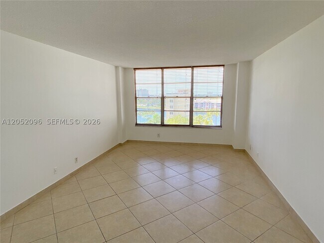 Building Photo - 3800 S Ocean Dr