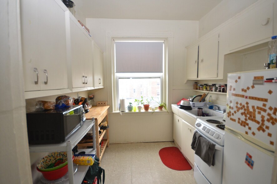Building Photo - 1353 Commonwealth Ave