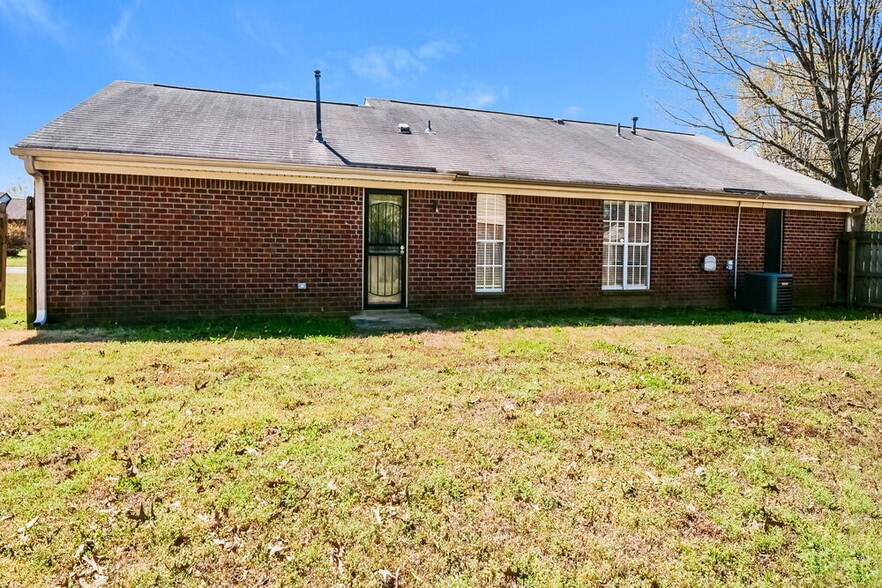 Building Photo - 10326 Curtis Dr