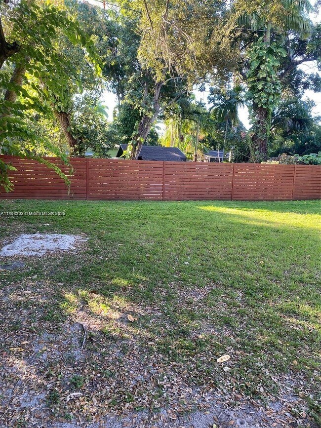 Building Photo - 6880 SW 77th Terrace