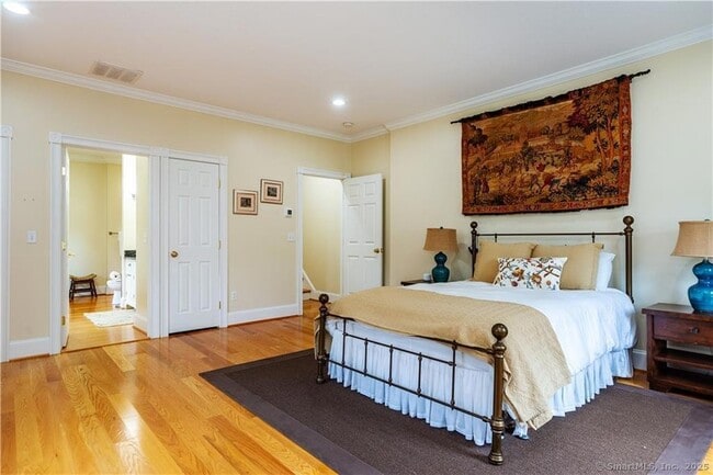 Building Photo - 7 Gibson Ave