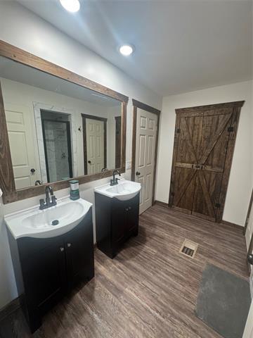 Building Photo - 209 Helena Dr