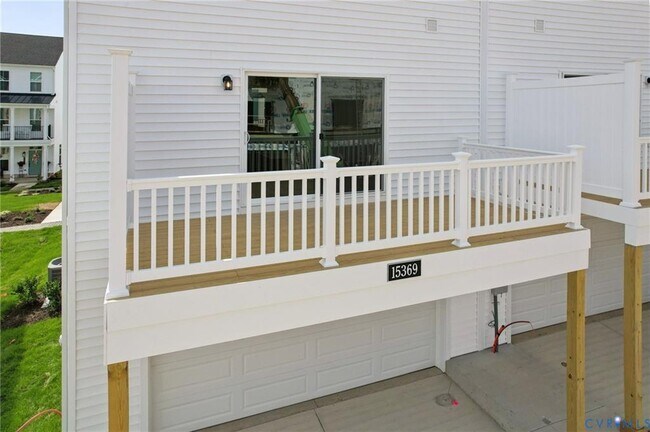 Building Photo - 15369 Sunray Aly