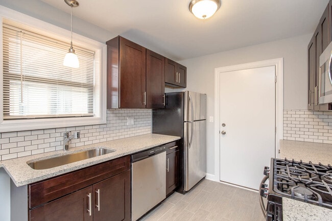 Building Photo - 6801 N Ridge Blvd