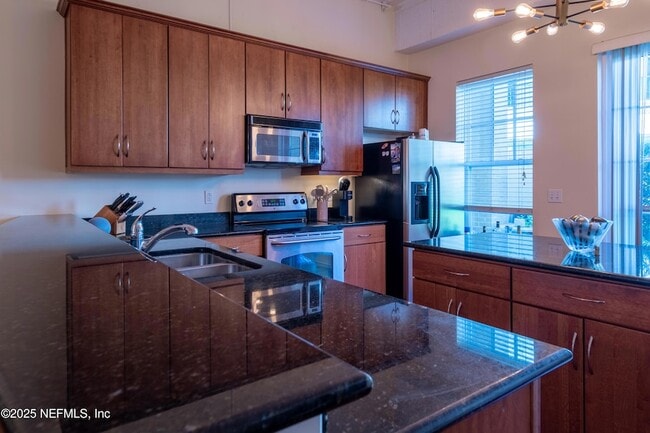 Building Photo - 1661 Riverside Ave