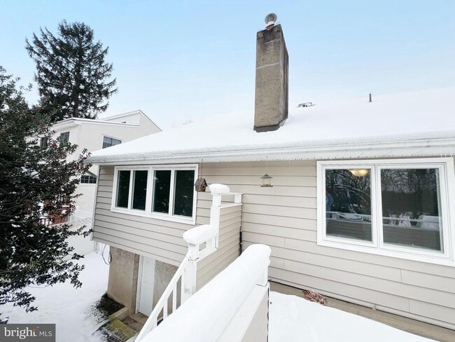 Building Photo - 450 Linden Ave