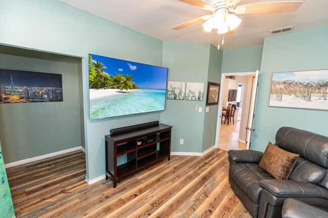 Building Photo - 12081 Summergate Cir