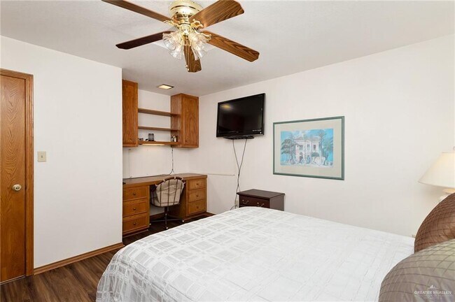 Building Photo - 2602 Ashley Dr