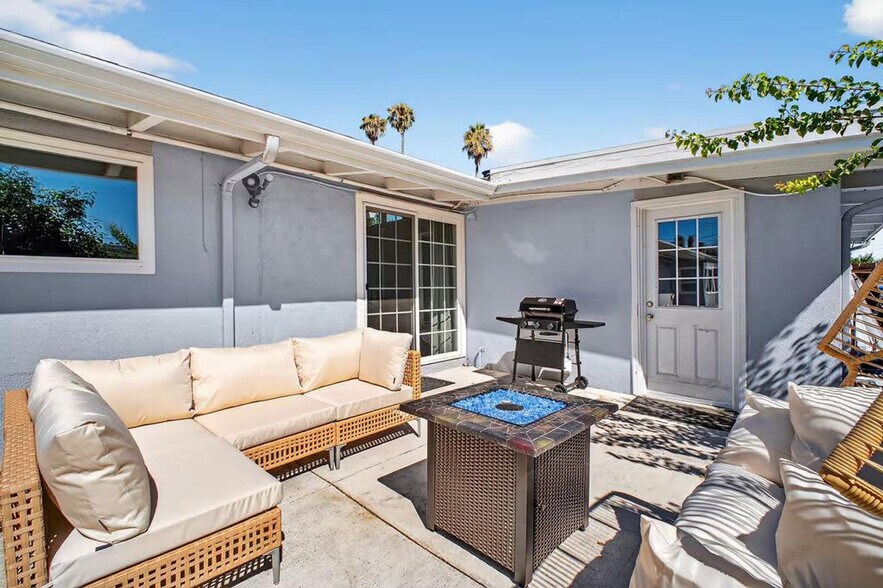 Building Photo - 768 Lakechime Dr