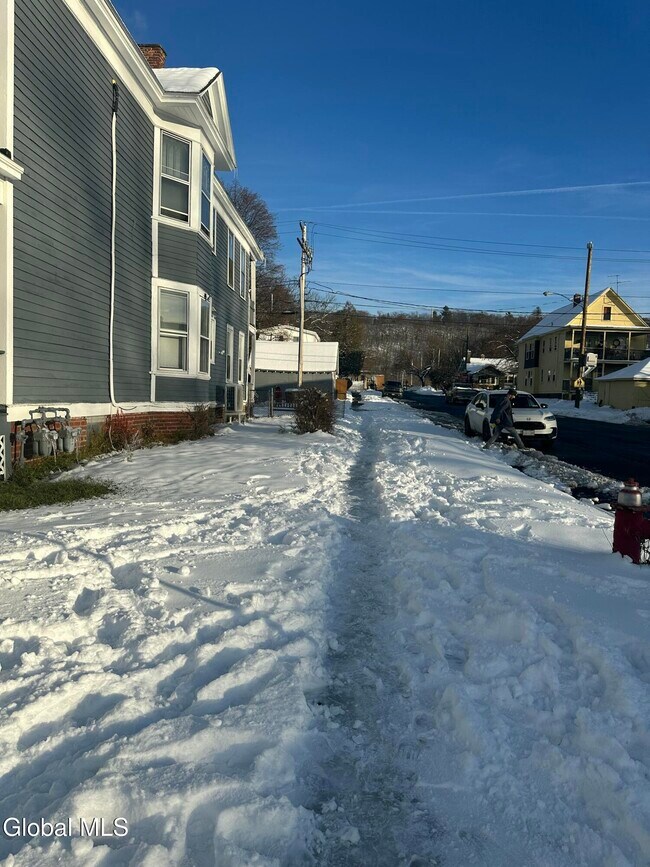 Building Photo - 312 5th Ave