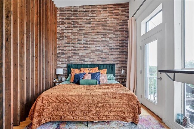 Building Photo - 2931 E 12th St