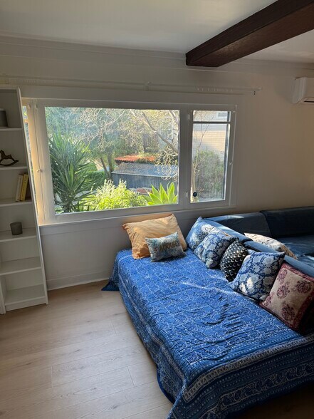 Building Photo - 5924 Hayes Ave